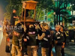 Kasatpol PP Jombang Dihajar PKL Hingga Babak Belur Saat Penertiban