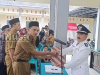 Optimalkan Pelayanan Publik, Dua Perangkat Desa Karobelah Resmi Dilantik