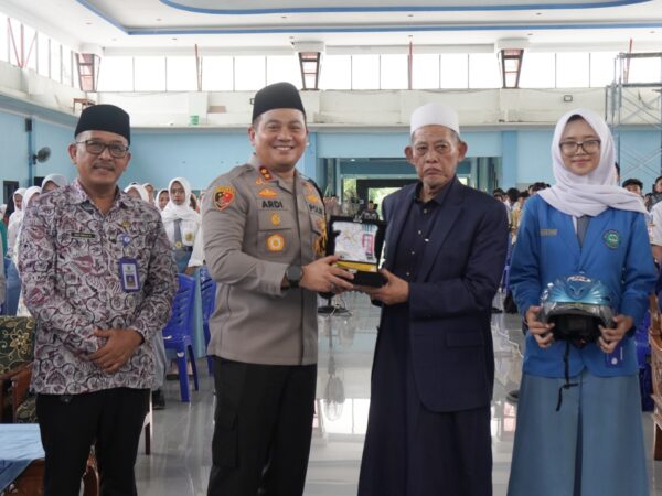 Kapolres Jombang Ajak Pelajar Siapkan Diri Menuju Indonesia Emas 2045