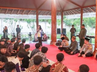 Polres Jombang Gelar Binlat Pendidikan Jati Diri Bangsa di Situs Ndalem Pojok Soekarno