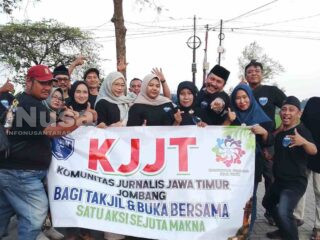 Bukan Sekadar Berita, KJJT Jombang Turun ke Jalan Tebar Kebaikan di Bulan Ramadan
